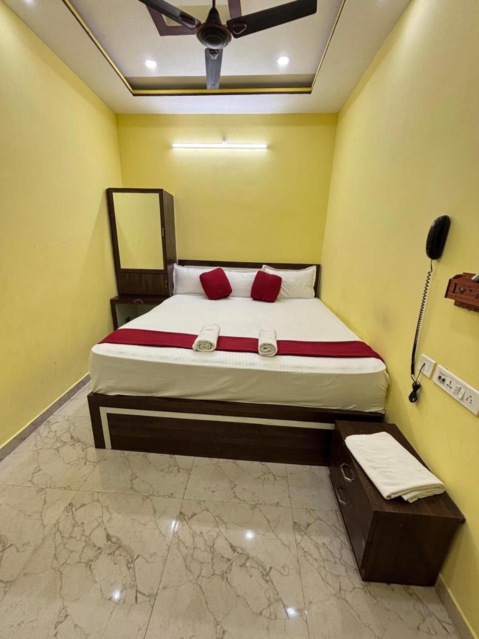 Hotel O Marquis Guest House โกลกาตา ภายนอก รูปภาพ